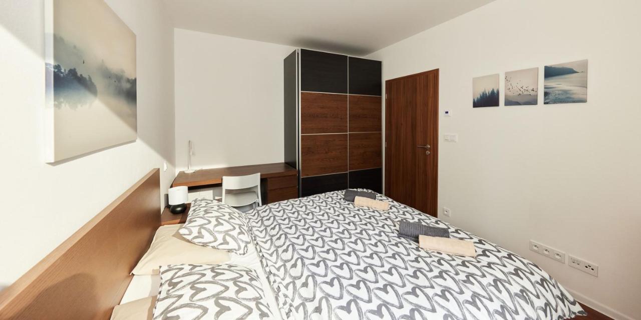 Ella Apartments Zlín Exteriör bild